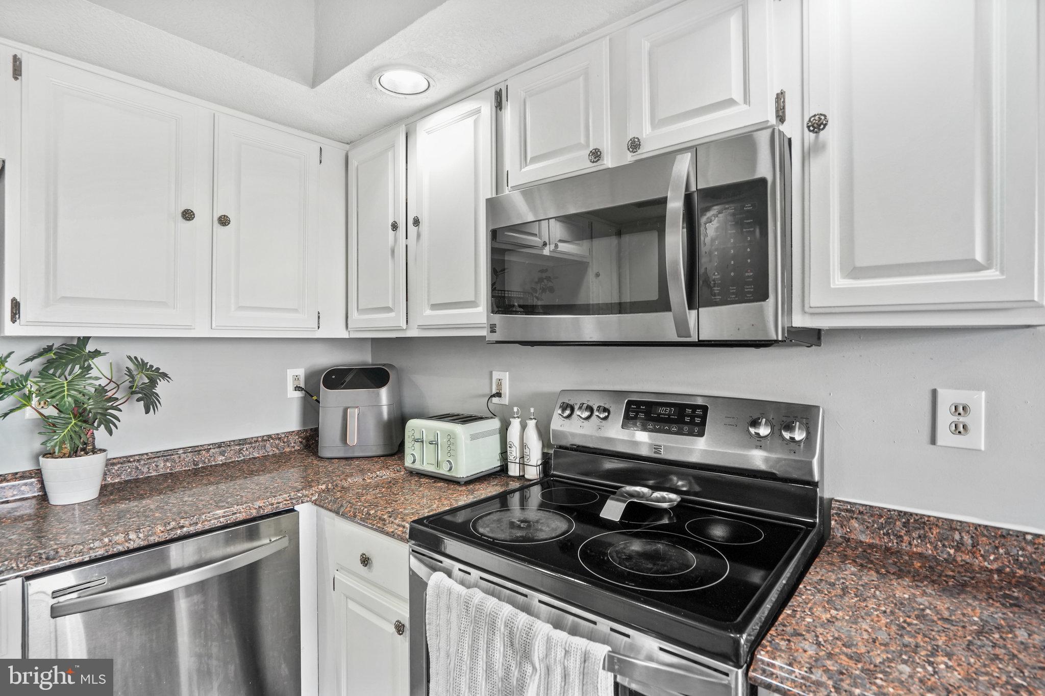 SADDLE CREEK - Residential