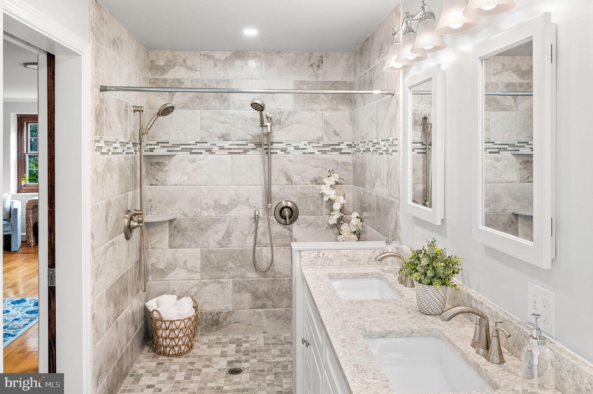 LAPIDEA HILLS - Residential