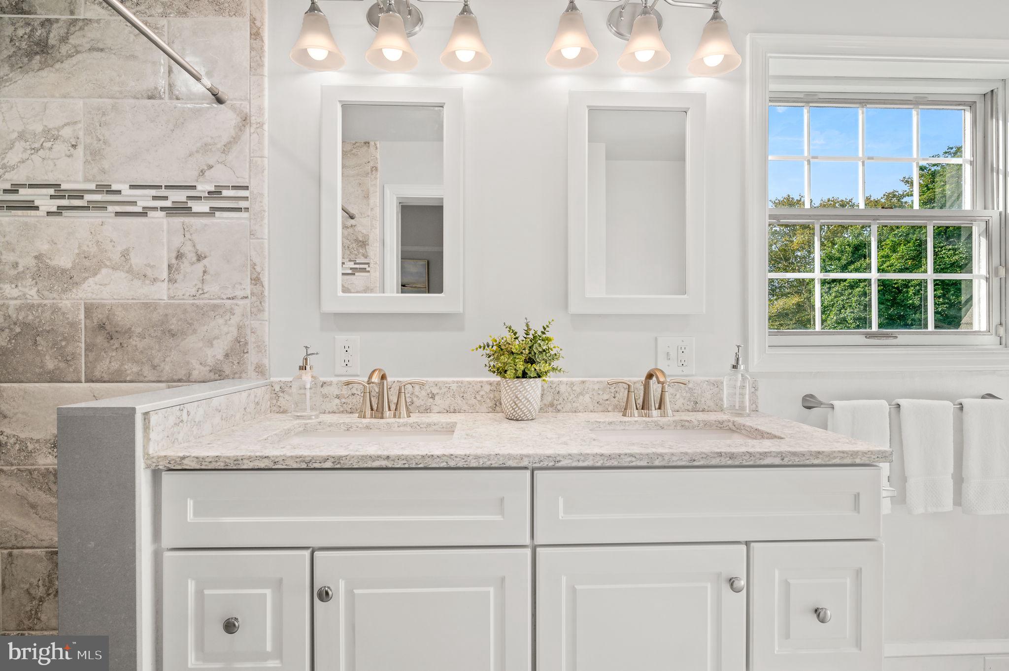 LAPIDEA HILLS - Residential