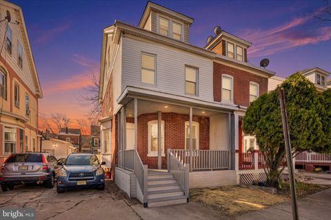 Photo of 25 Mckinley Avenue, TRENTON, NJ 08609 (MLS # NJME2074538)