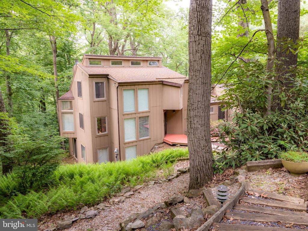 Photo of 936 FOREST RD, LANCASTER, PA 17601 (MLS # PALA2032780)