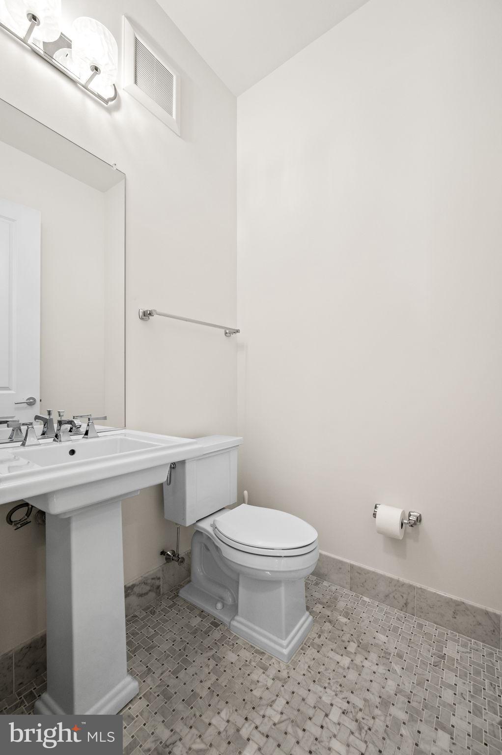 SOCIETY HILL - Residential Lease
