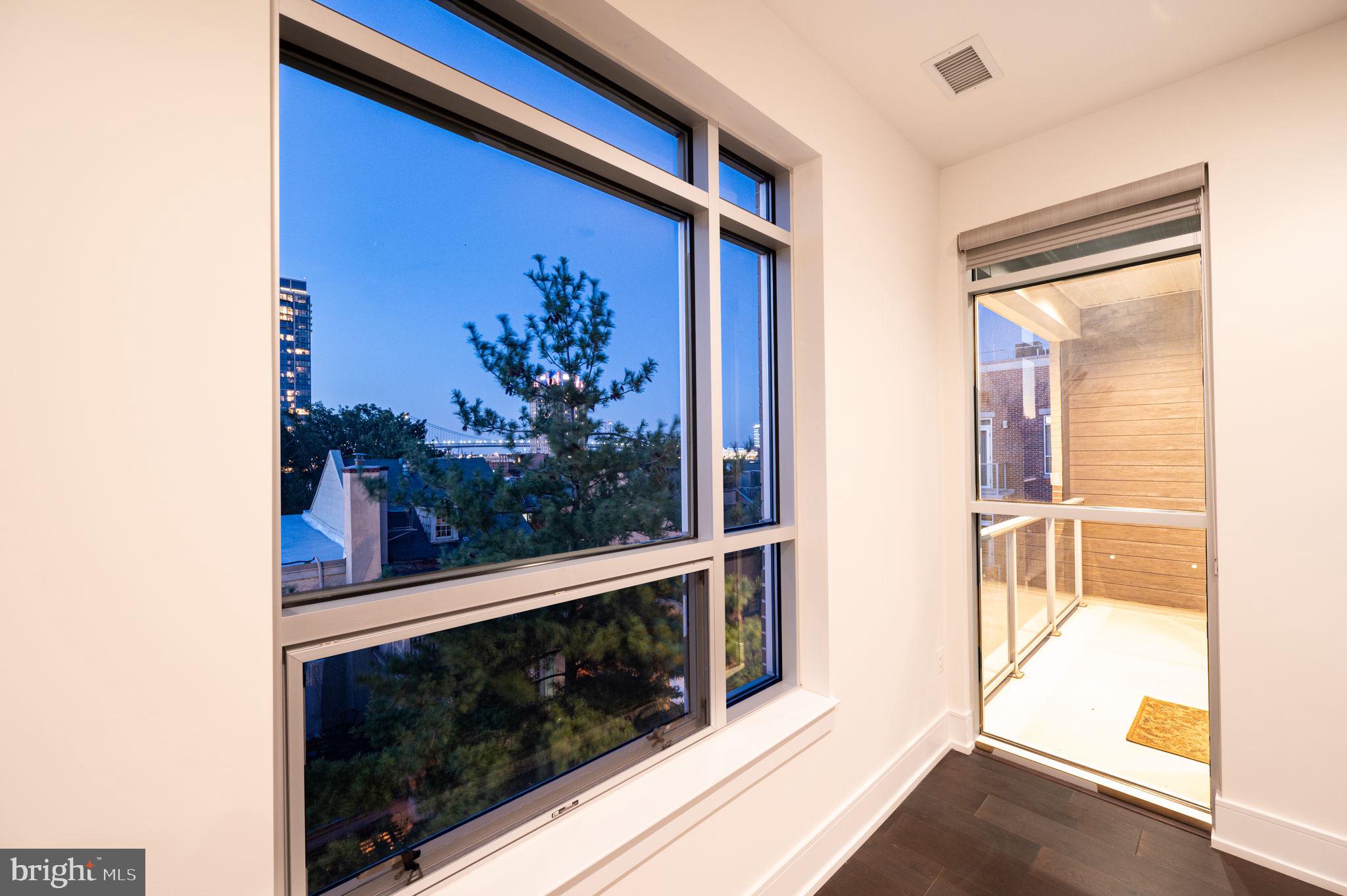 SOCIETY HILL - Residential Lease