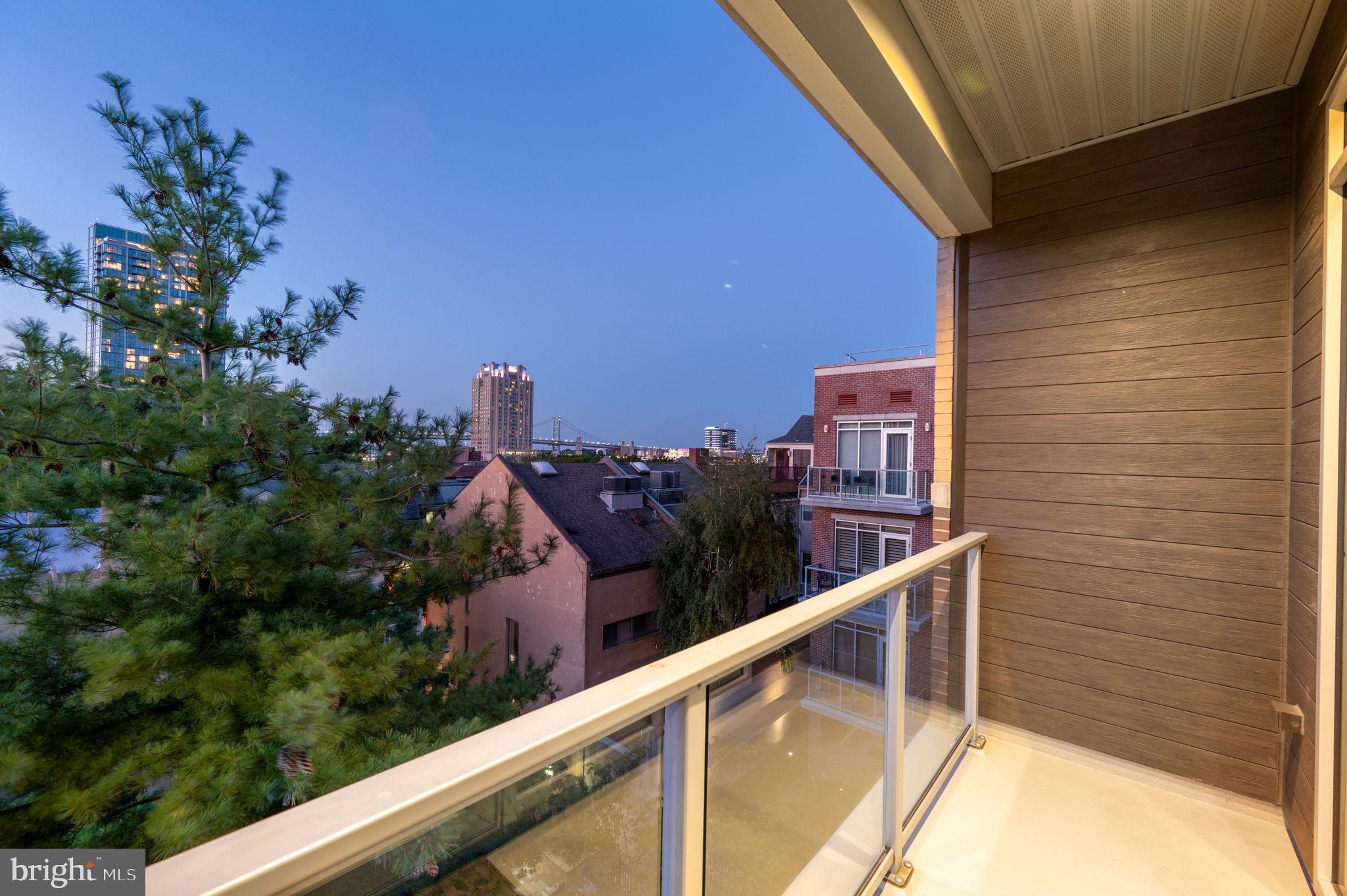 SOCIETY HILL - Residential Lease
