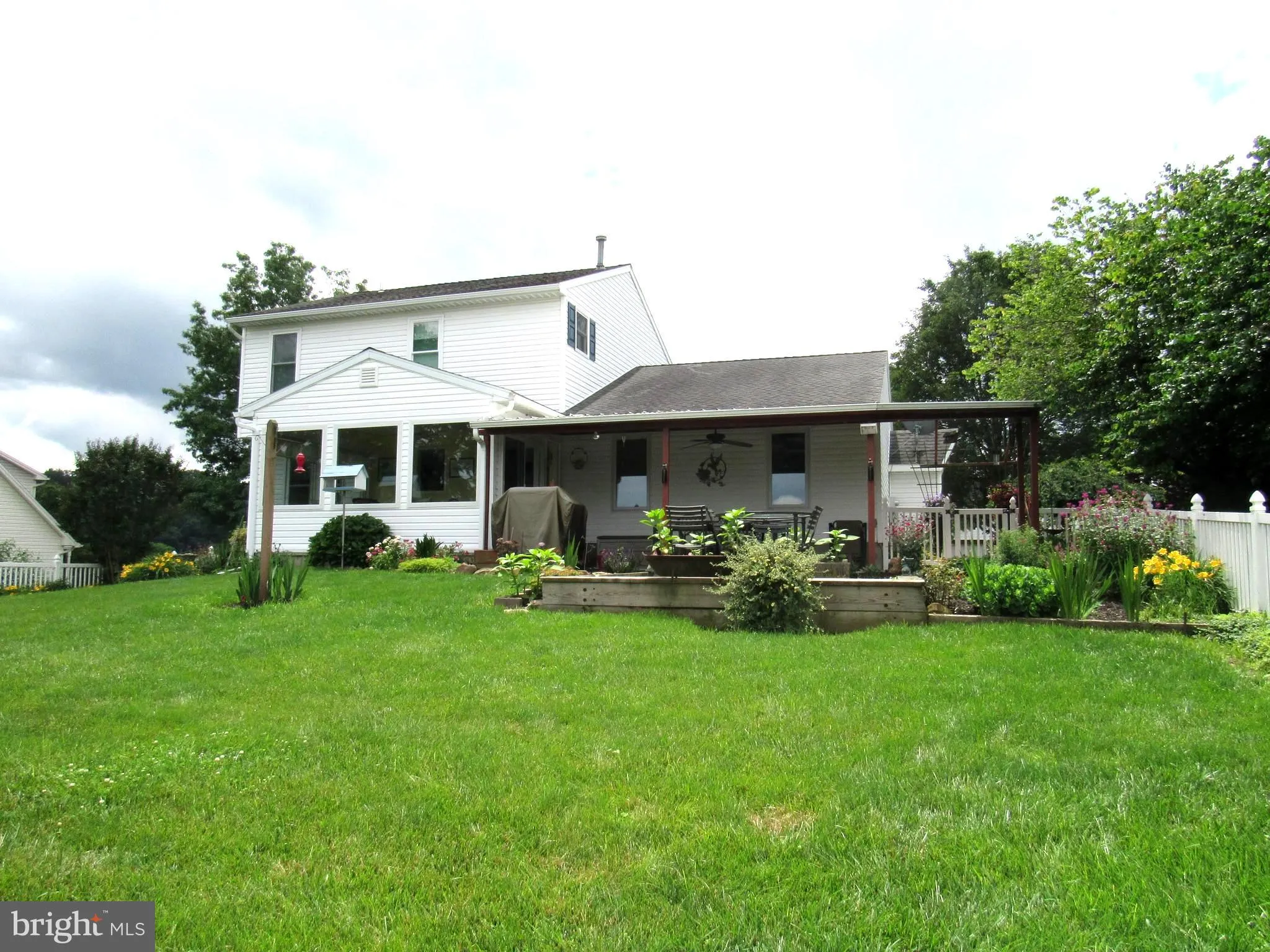Mount Wolf, Pennsylvania 17347, United States, 3 Bedrooms Bedrooms, ,4 BathroomsBathrooms,Residential,Pending,153911