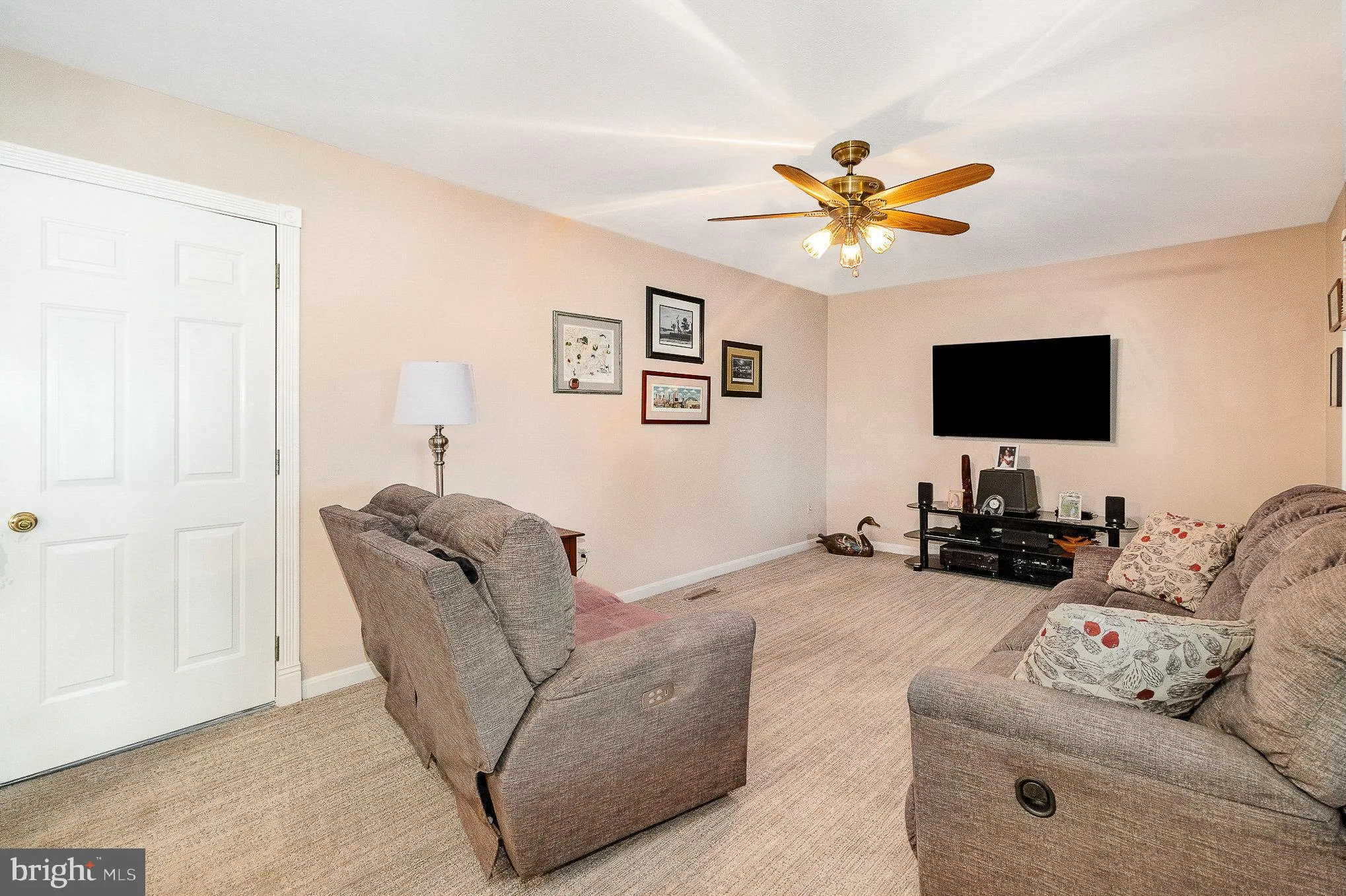 Mount Wolf, Pennsylvania 17347, United States, 3 Bedrooms Bedrooms, ,4 BathroomsBathrooms,Residential,Pending,153911