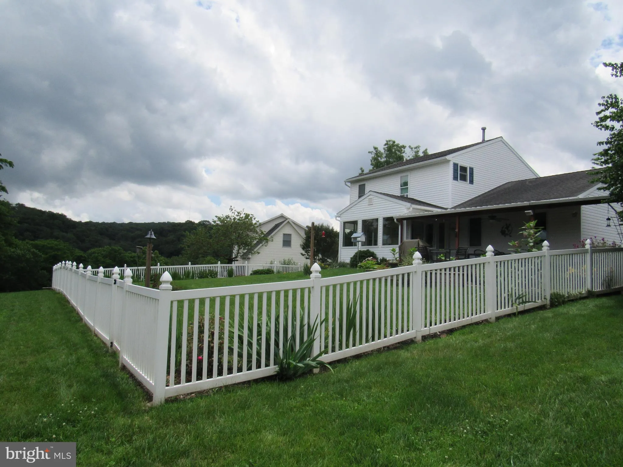 Mount Wolf, Pennsylvania 17347, United States, 3 Bedrooms Bedrooms, ,4 BathroomsBathrooms,Residential,Pending,153911