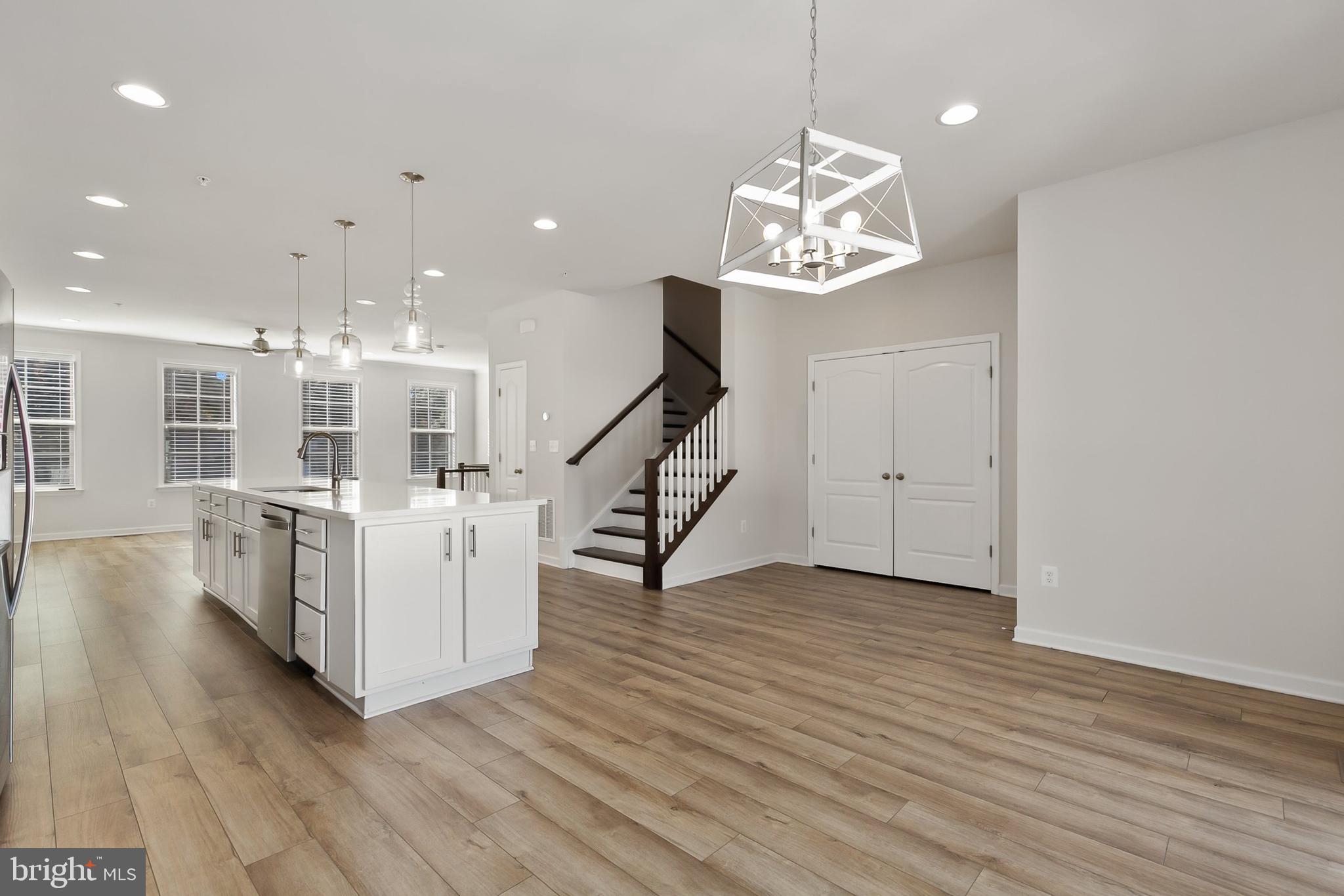 ASHTON MARKET - Residential