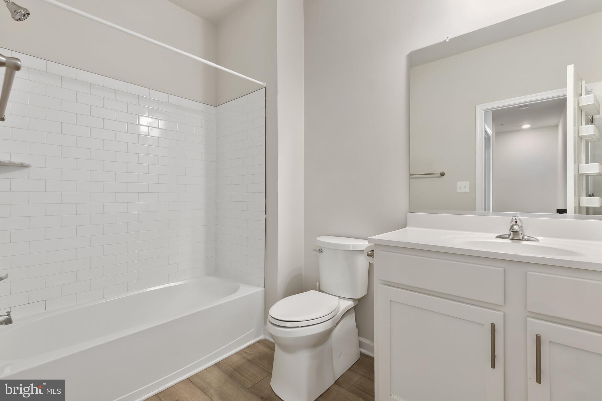 ASHTON MARKET - Residential