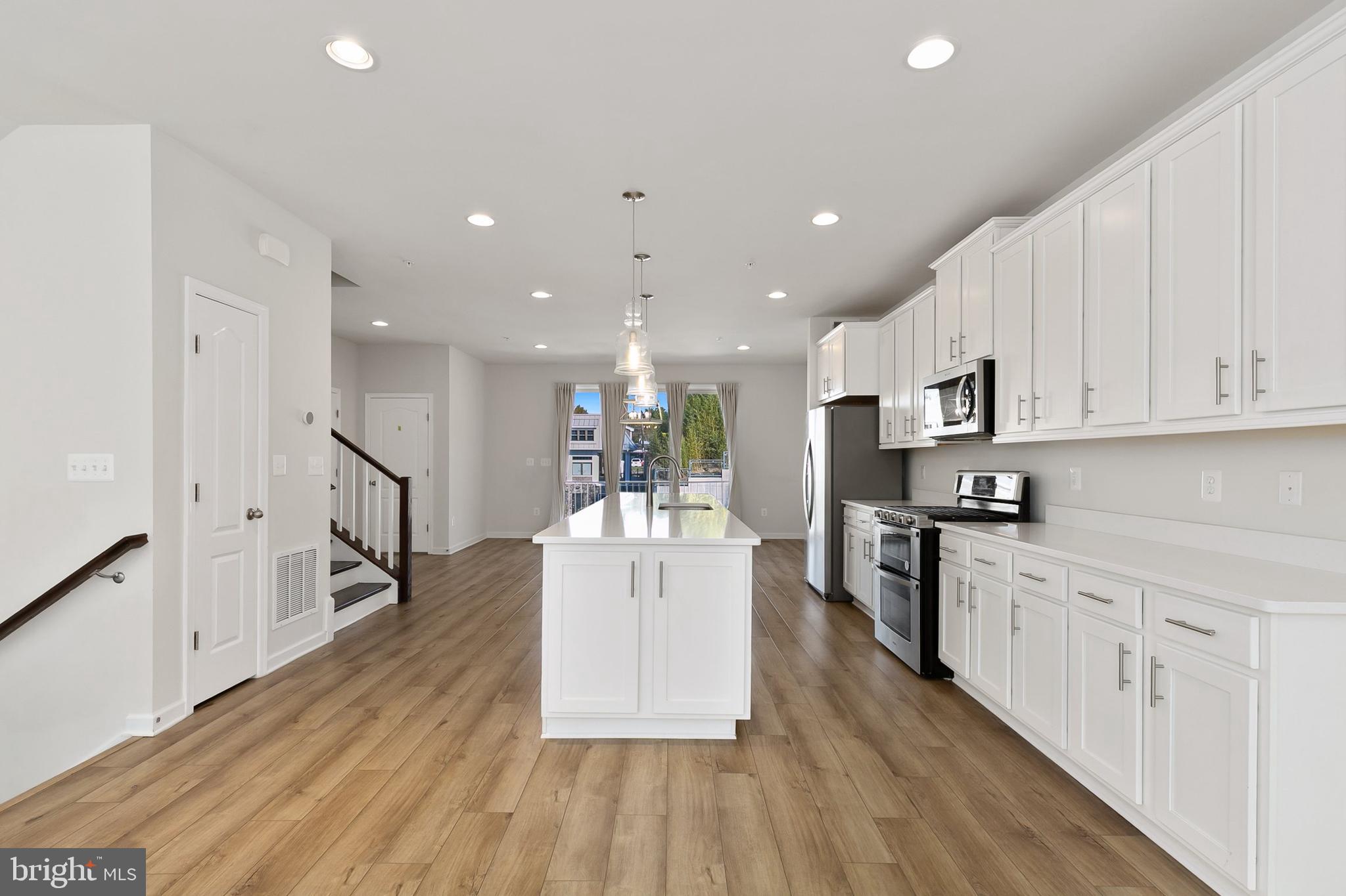 ASHTON MARKET - Residential