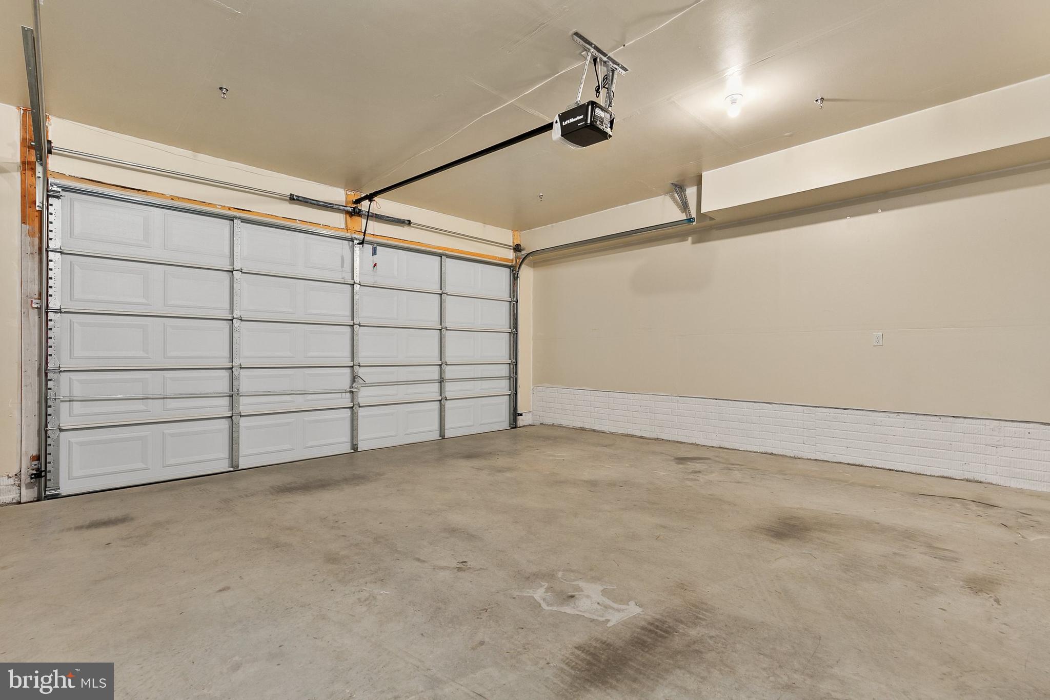 ASHTON MARKET - Residential