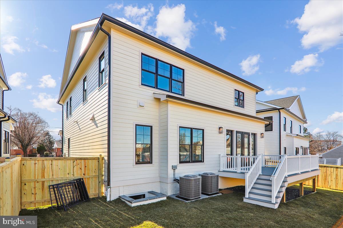 GEORGETOWN VILLAGE - Residential