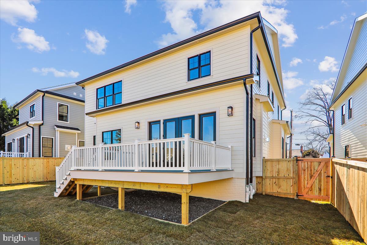 GEORGETOWN VILLAGE - Residential