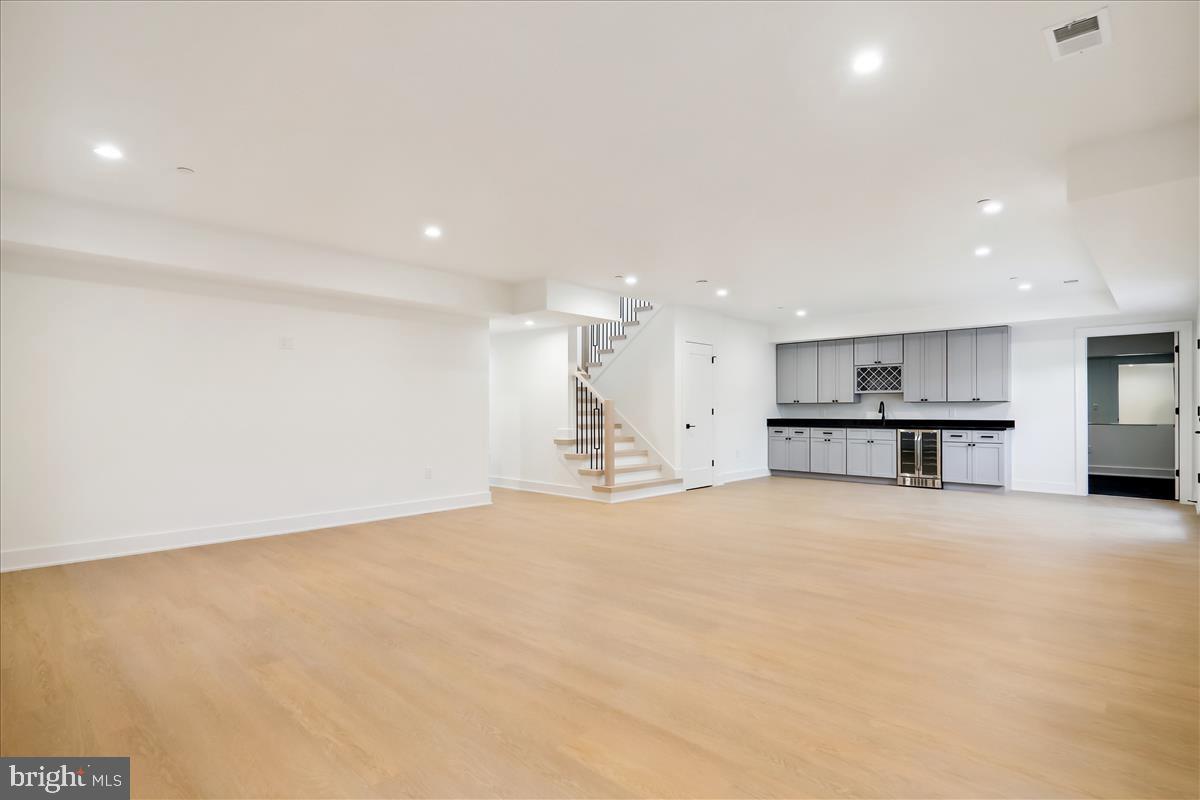 GEORGETOWN VILLAGE - Residential