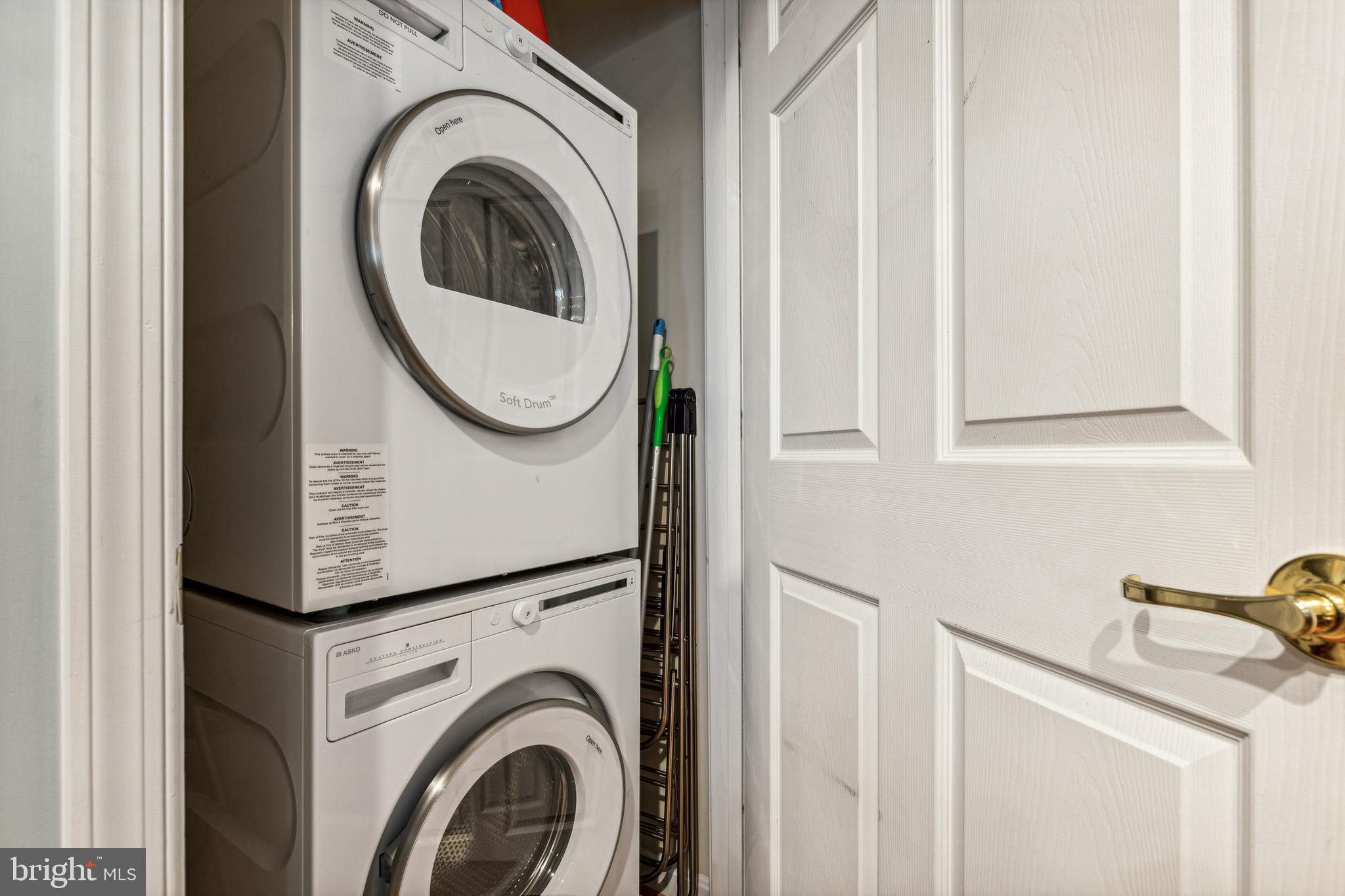 GROVETON WOODS - Residential