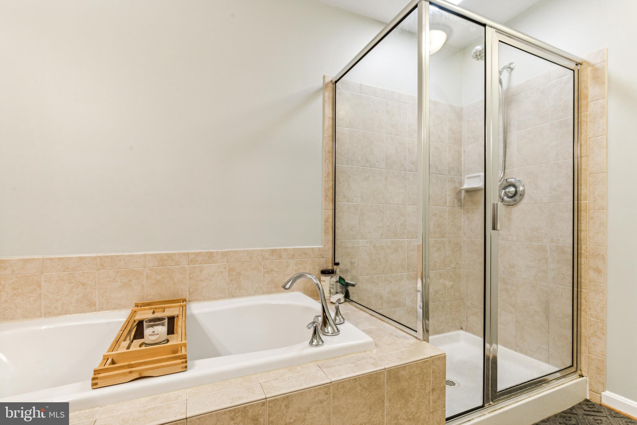 GROVETON WOODS - Residential