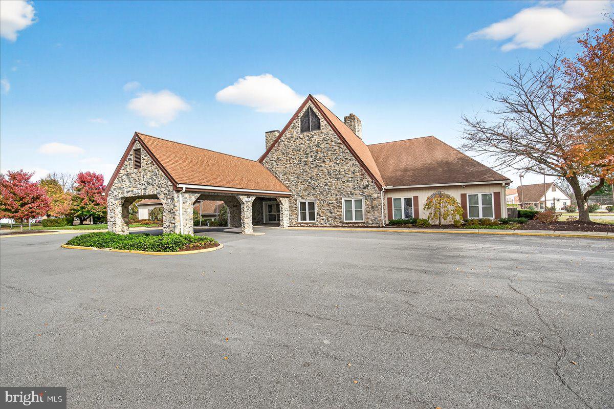 CRESTWOOD VILLAGE - Residential