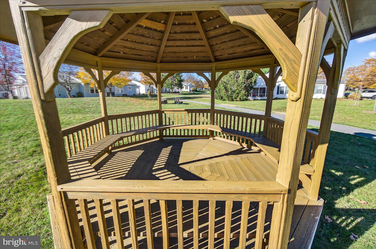 CRESTWOOD VILLAGE - Residential