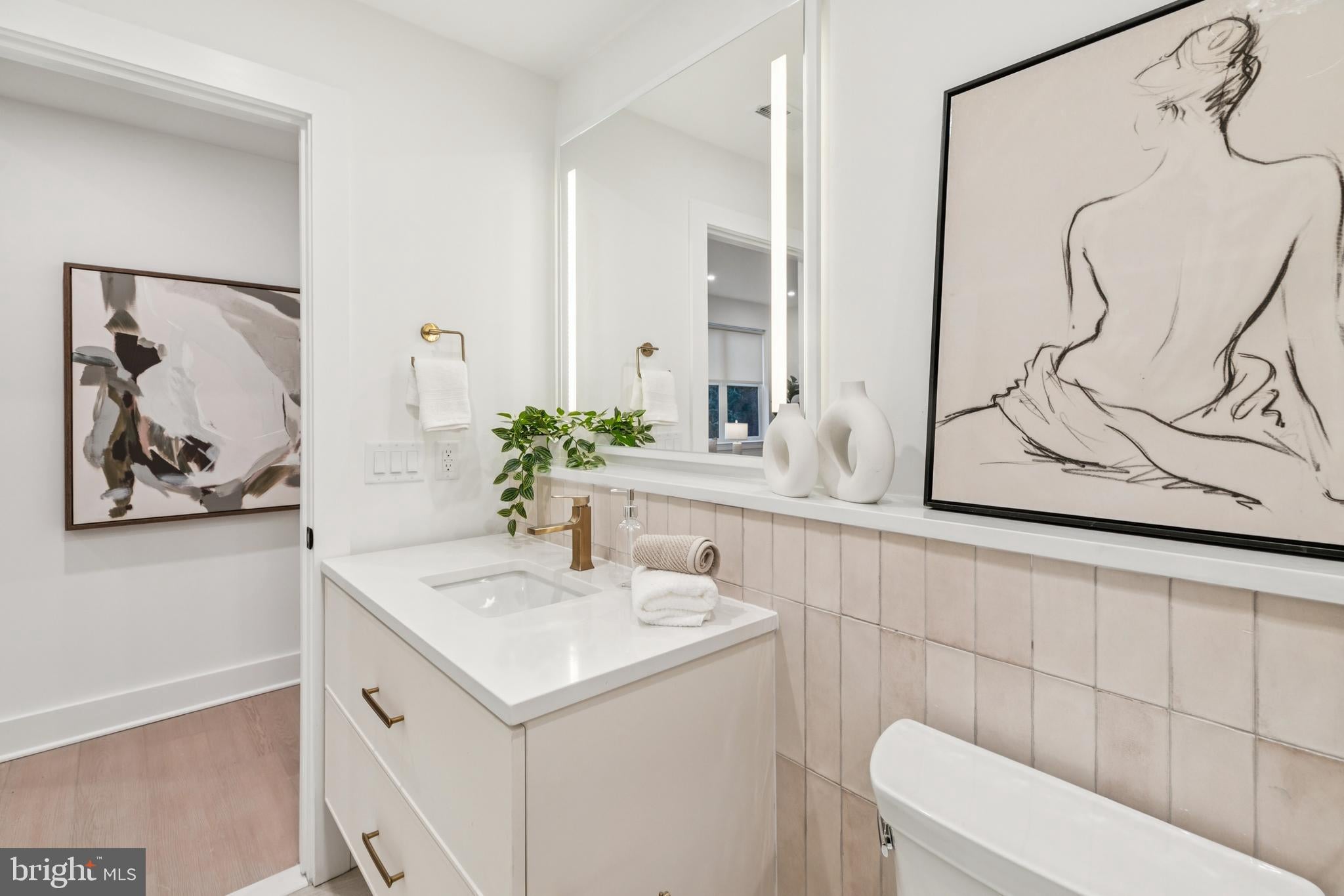 20 W ALLENS LANE 30 316