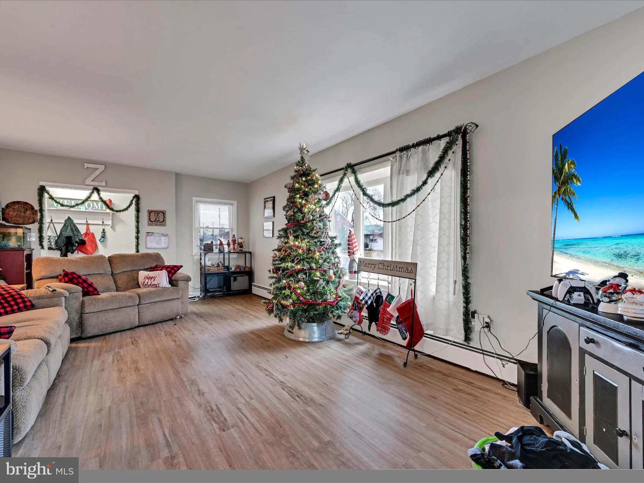 New Holland, Pennsylvania 17557, United States, 3 Bedrooms Bedrooms, ,1 BathroomBathrooms,Residential,Pending,27933