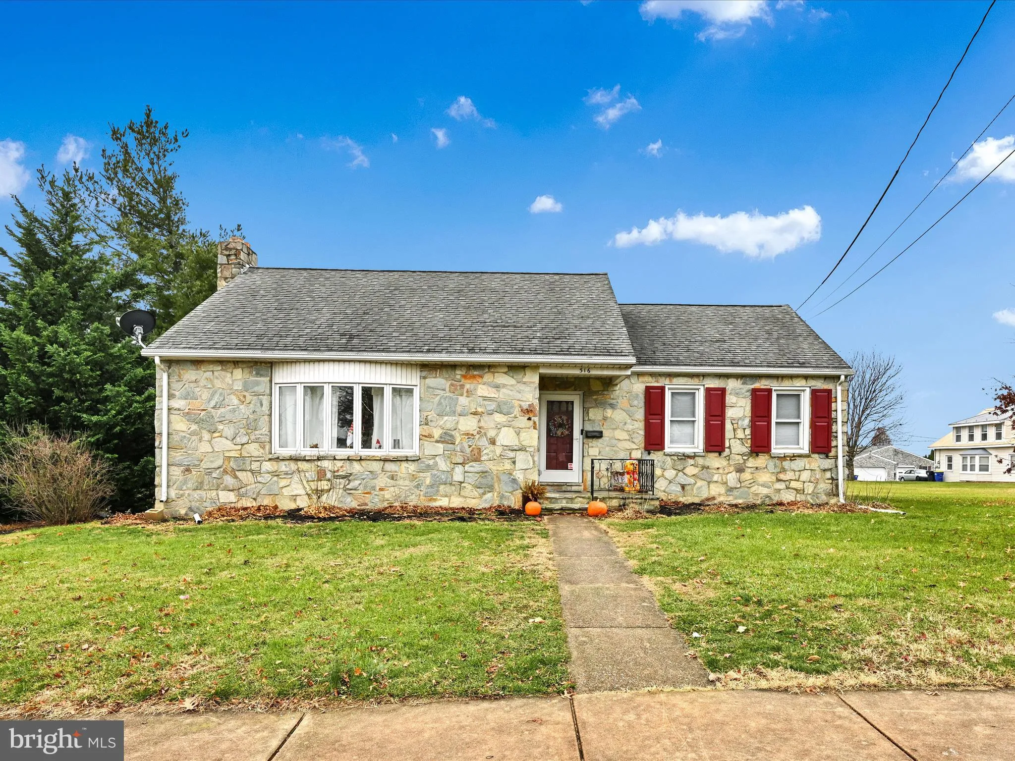 New Holland, Pennsylvania 17557, United States, 3 Bedrooms Bedrooms, ,1 BathroomBathrooms,Residential,Pending,27933