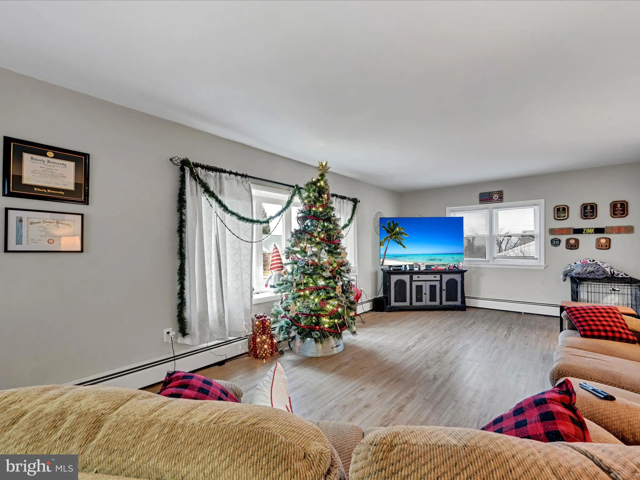 New Holland, Pennsylvania 17557, United States, 3 Bedrooms Bedrooms, ,1 BathroomBathrooms,Residential,Pending,27933