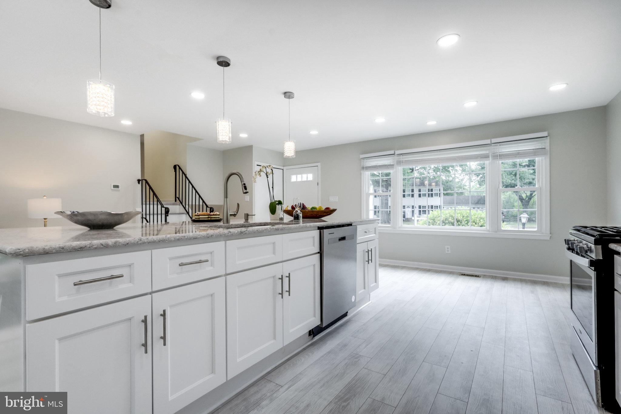 LAKE BRADDOCK - Residential