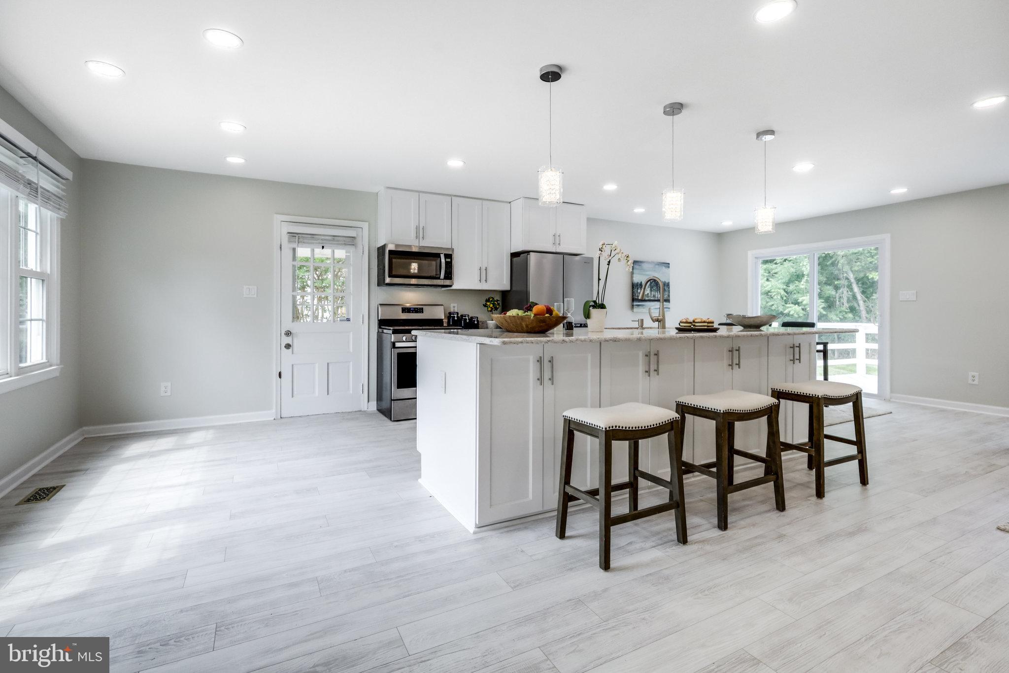 LAKE BRADDOCK - Residential