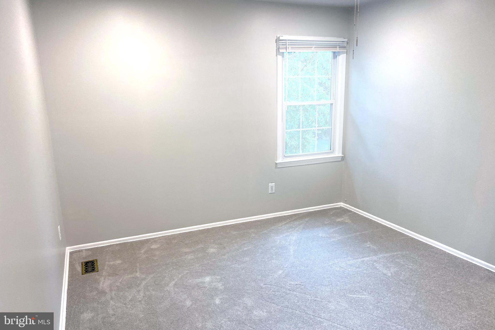 LAKE BRADDOCK - Residential