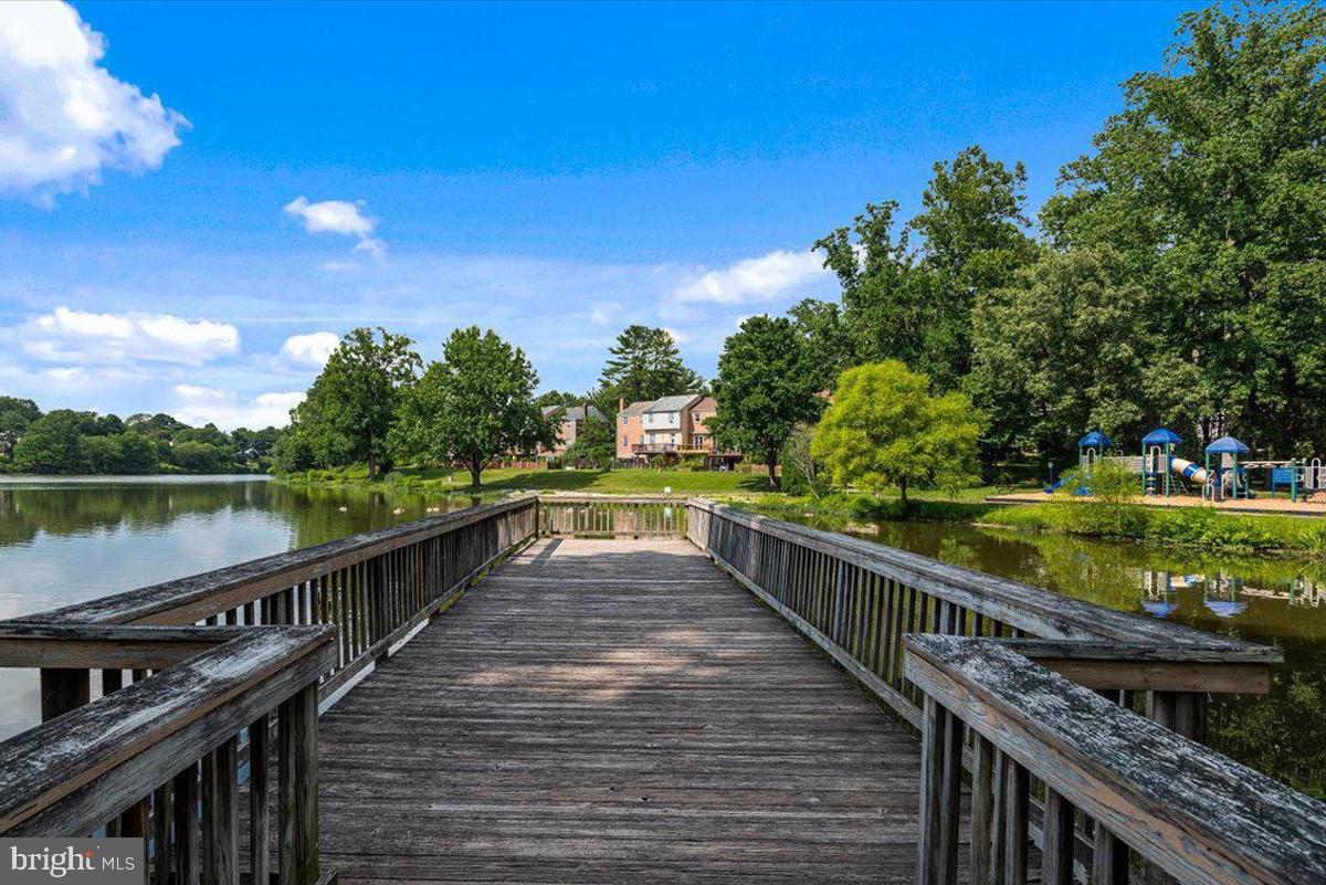 LAKE BRADDOCK - Residential