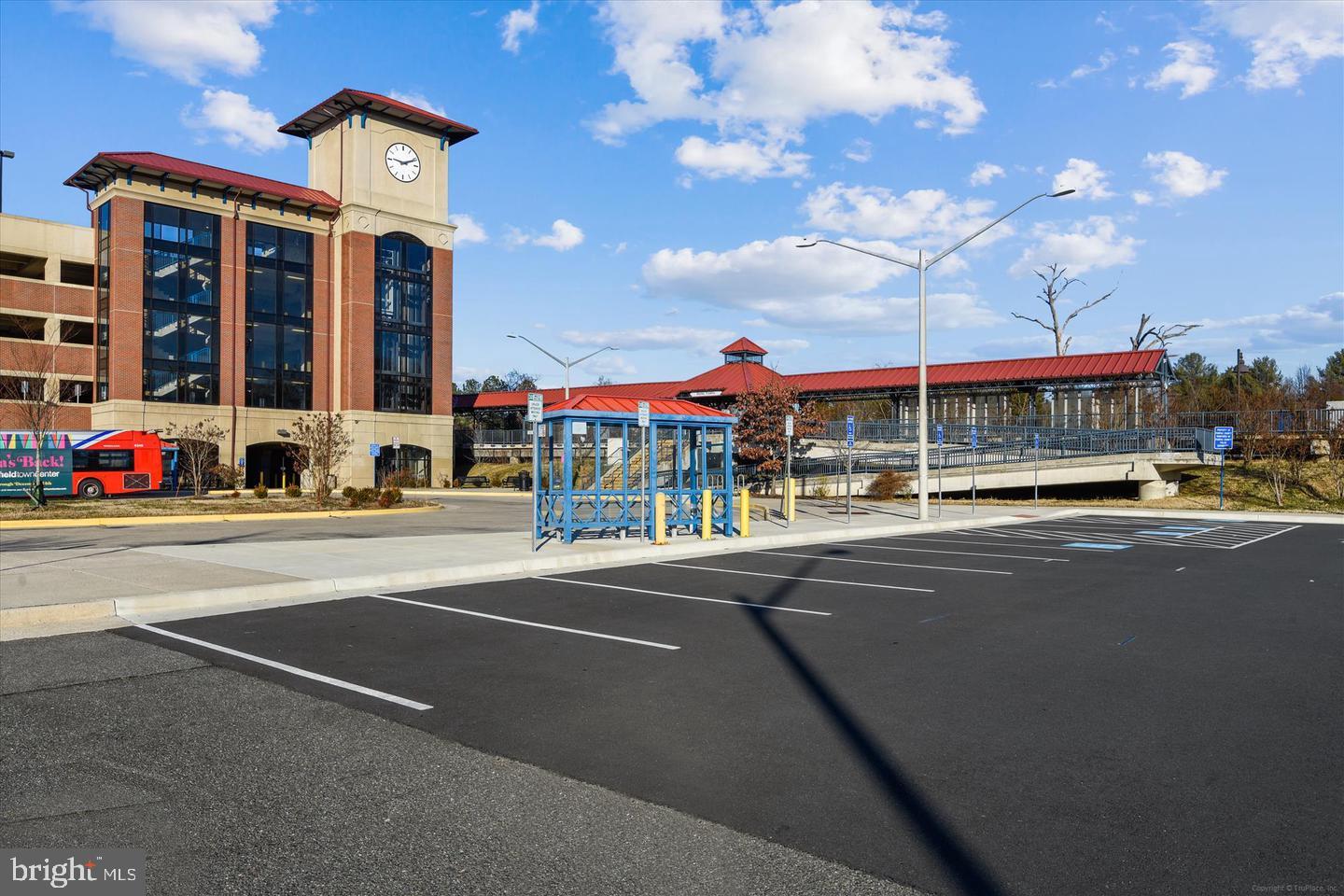 LAKE BRADDOCK - Residential