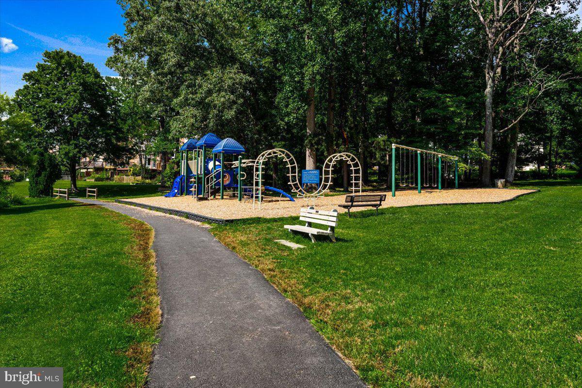 LAKE BRADDOCK - Residential