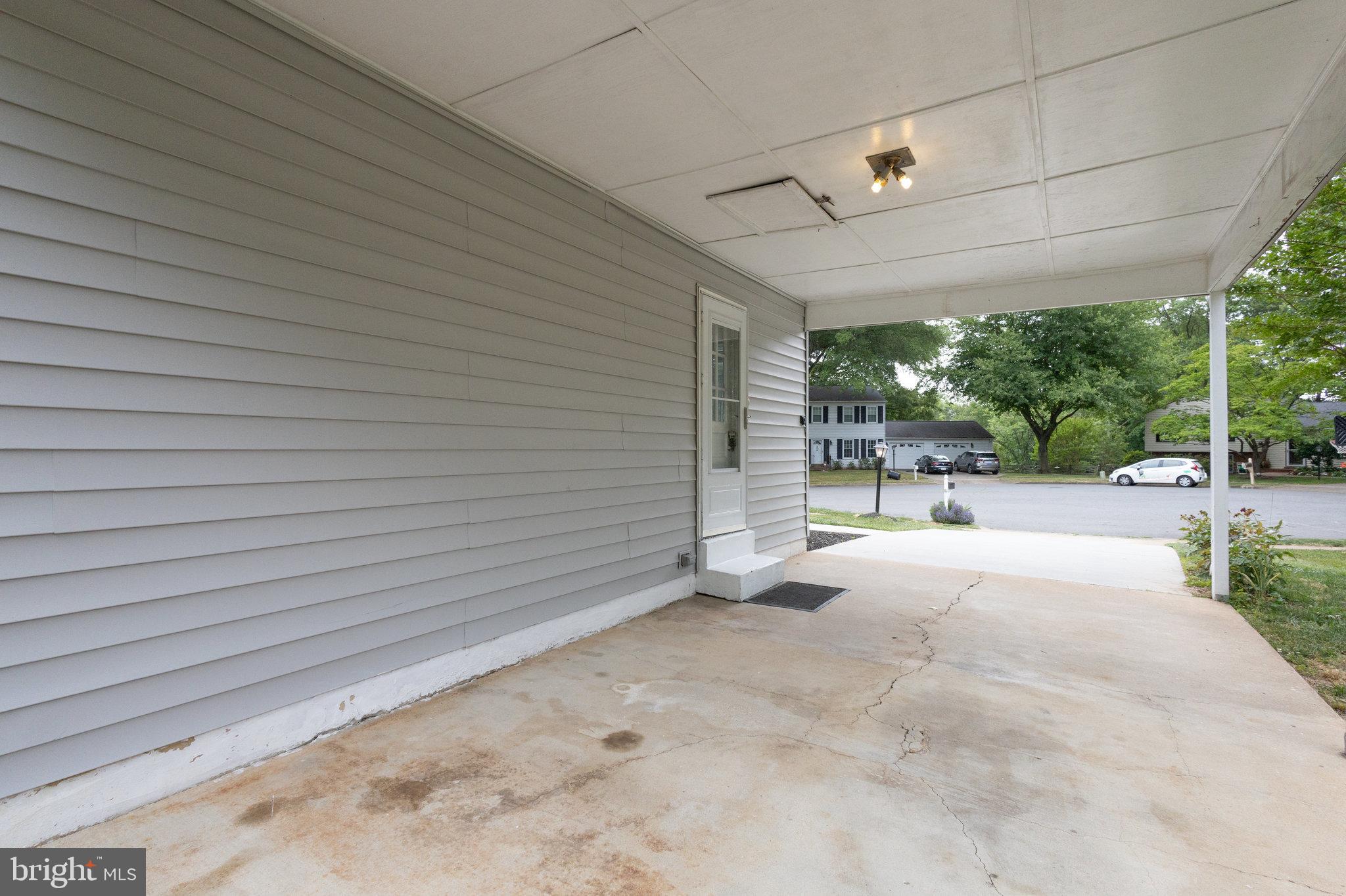 LAKE BRADDOCK - Residential