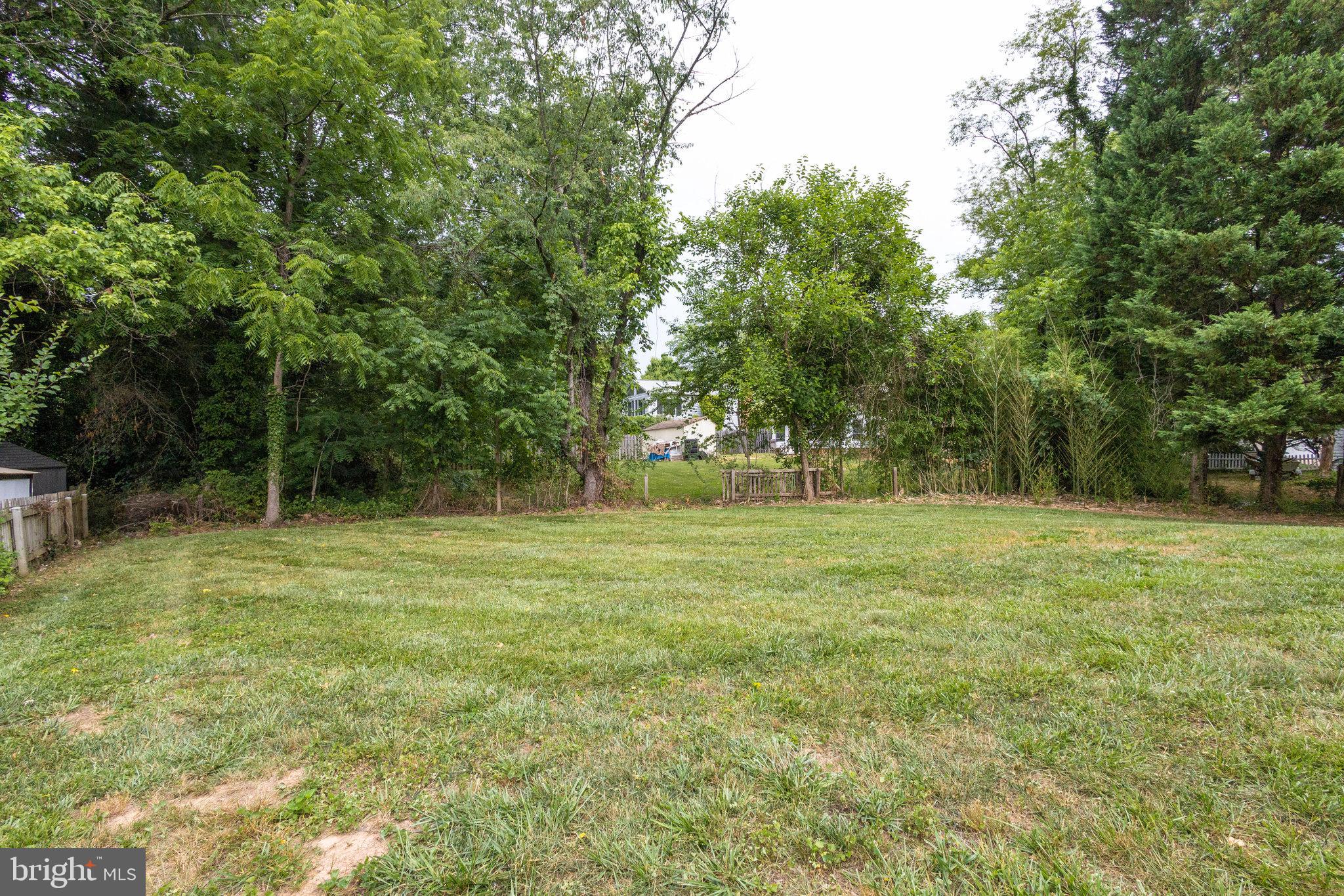 LAKE BRADDOCK - Residential