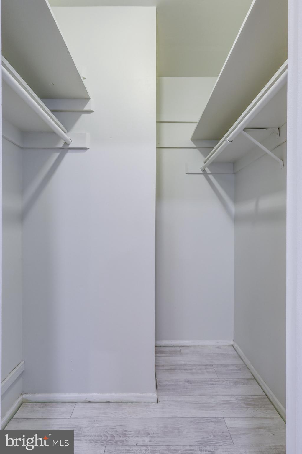 LAKE BRADDOCK - Residential