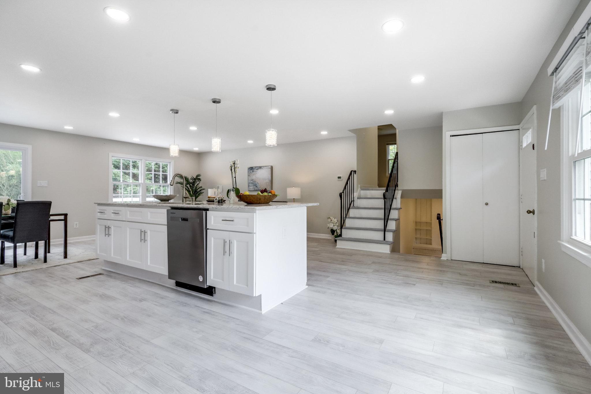 LAKE BRADDOCK - Residential