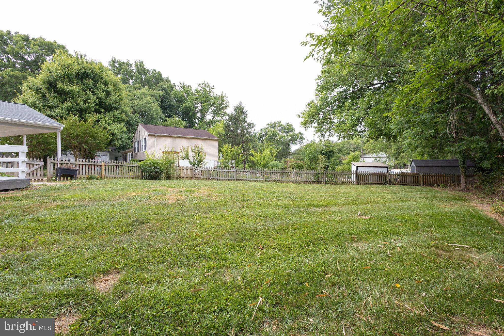 LAKE BRADDOCK - Residential