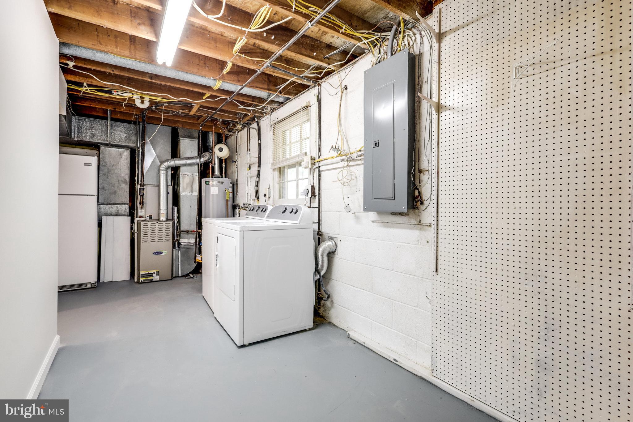 LAKE BRADDOCK - Residential