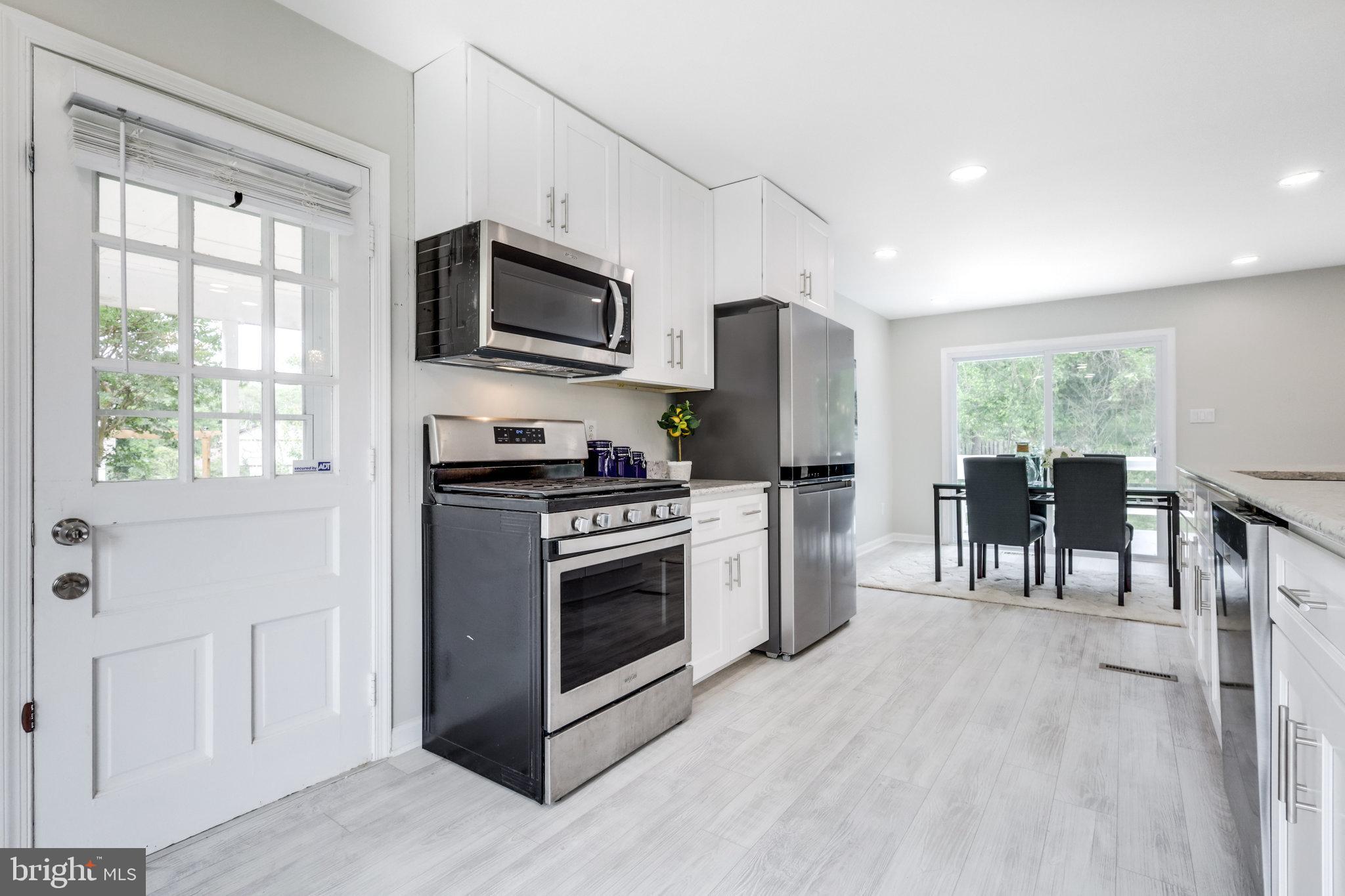 LAKE BRADDOCK - Residential