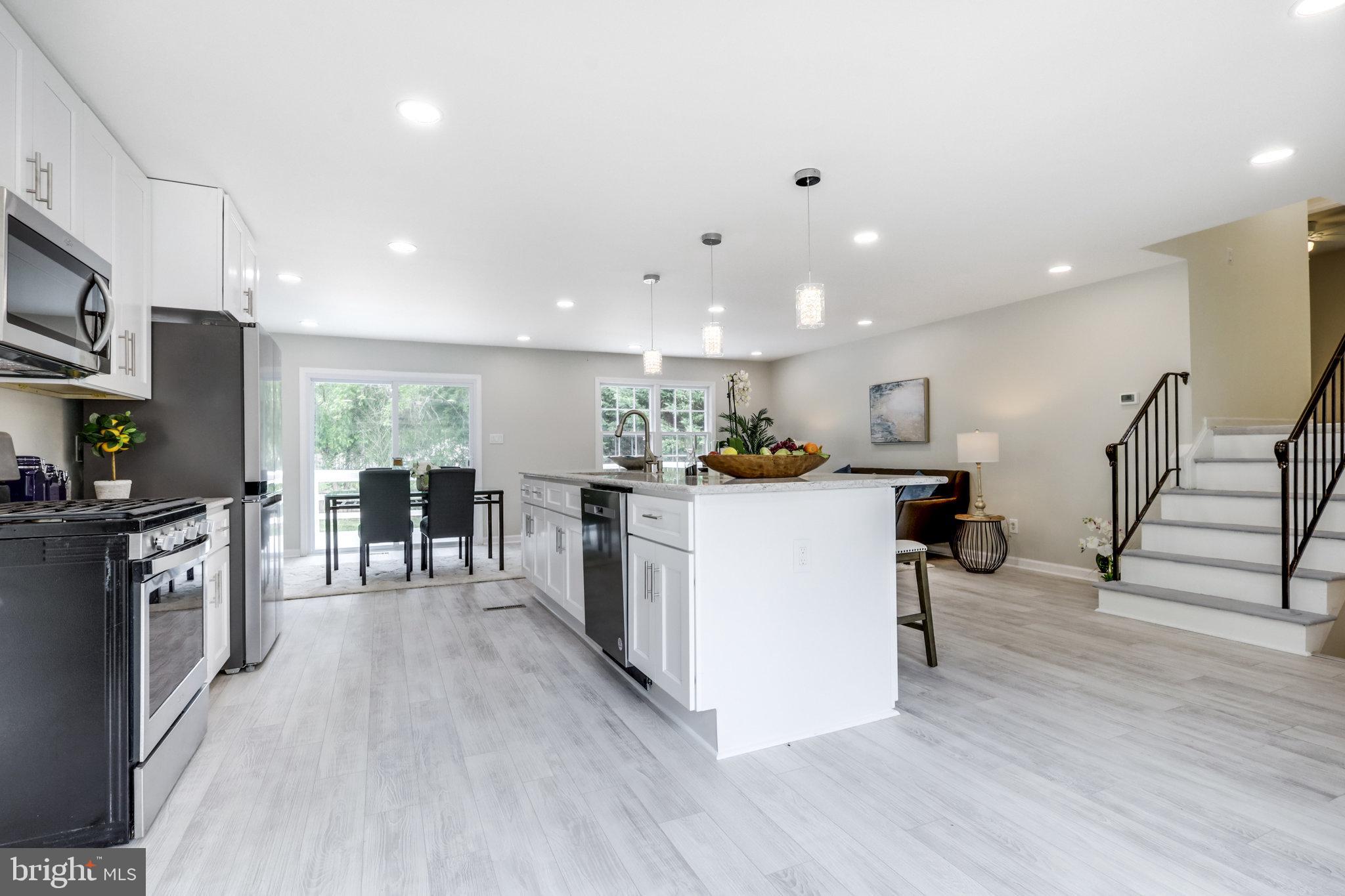 LAKE BRADDOCK - Residential