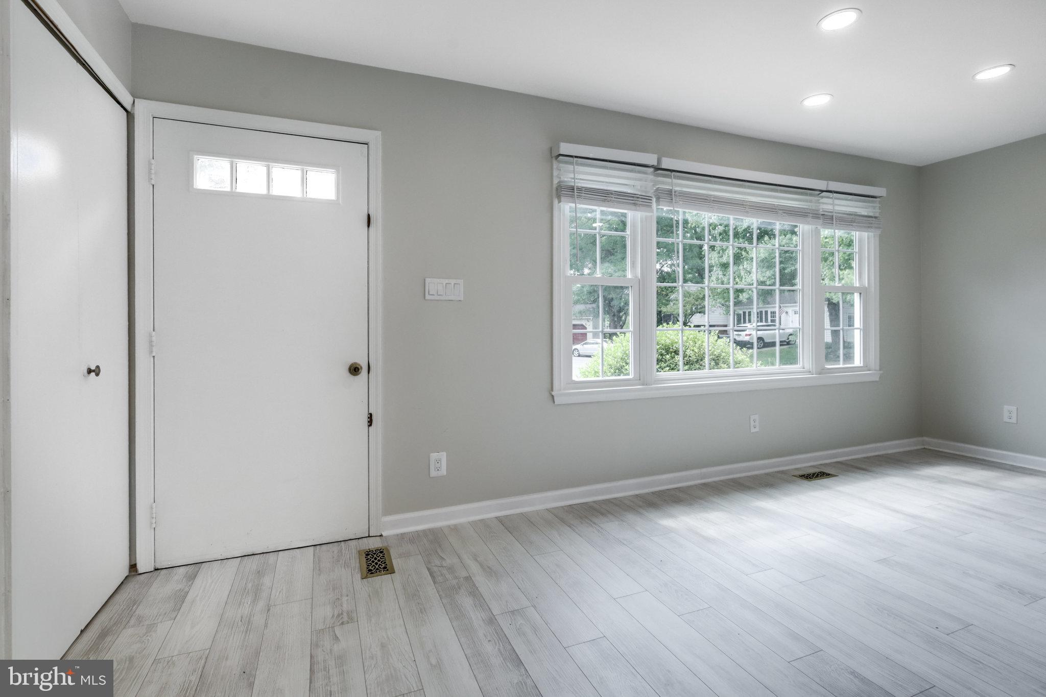 LAKE BRADDOCK - Residential