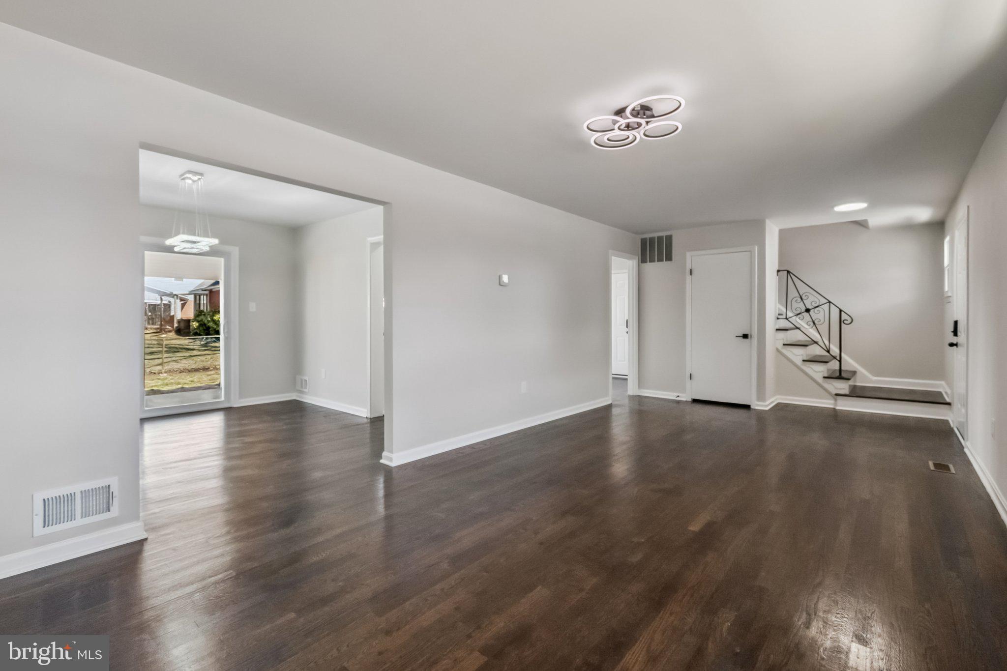 WEST SPRINGFIELD VILLAGE - Residential