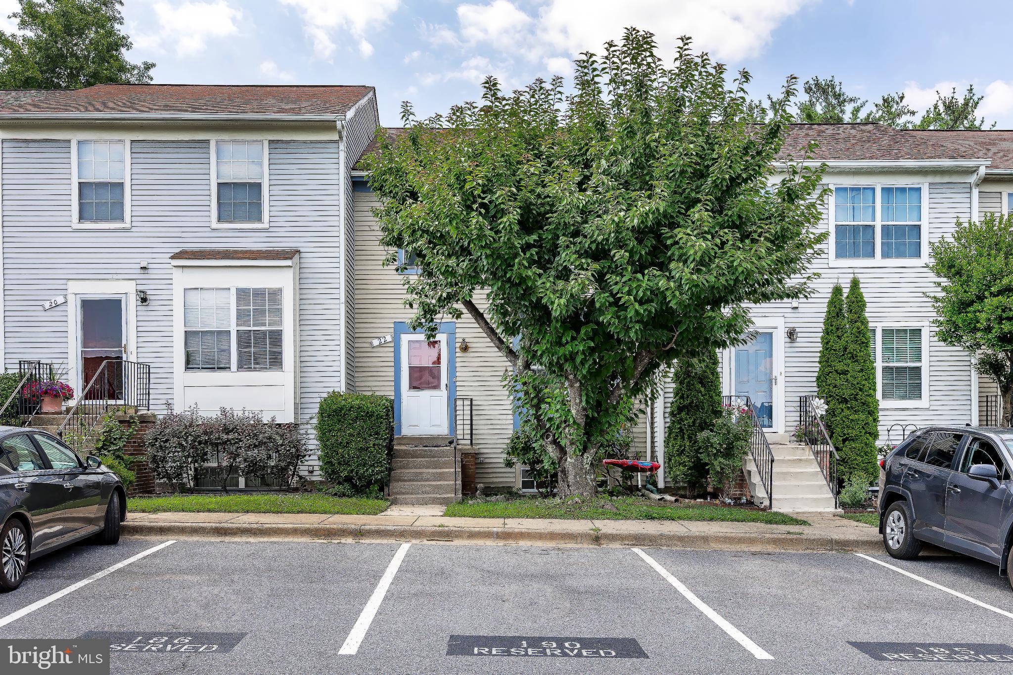 Newly renovated house. This 3 bedroom, 2.5 bathroom home has hardwood floors throughout. Close to shopping, park and commuter routes.