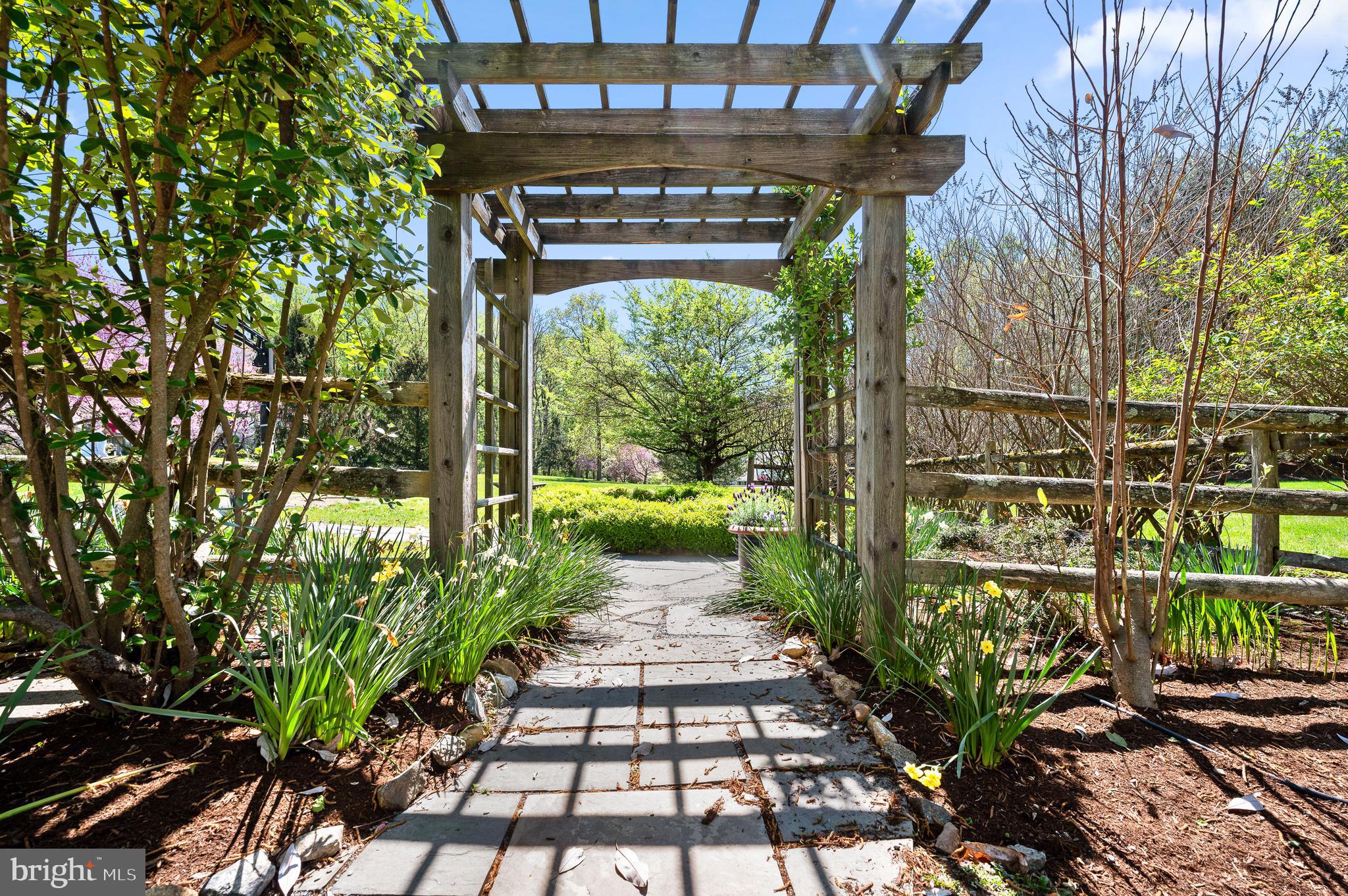 WHITEHORSE - Residential