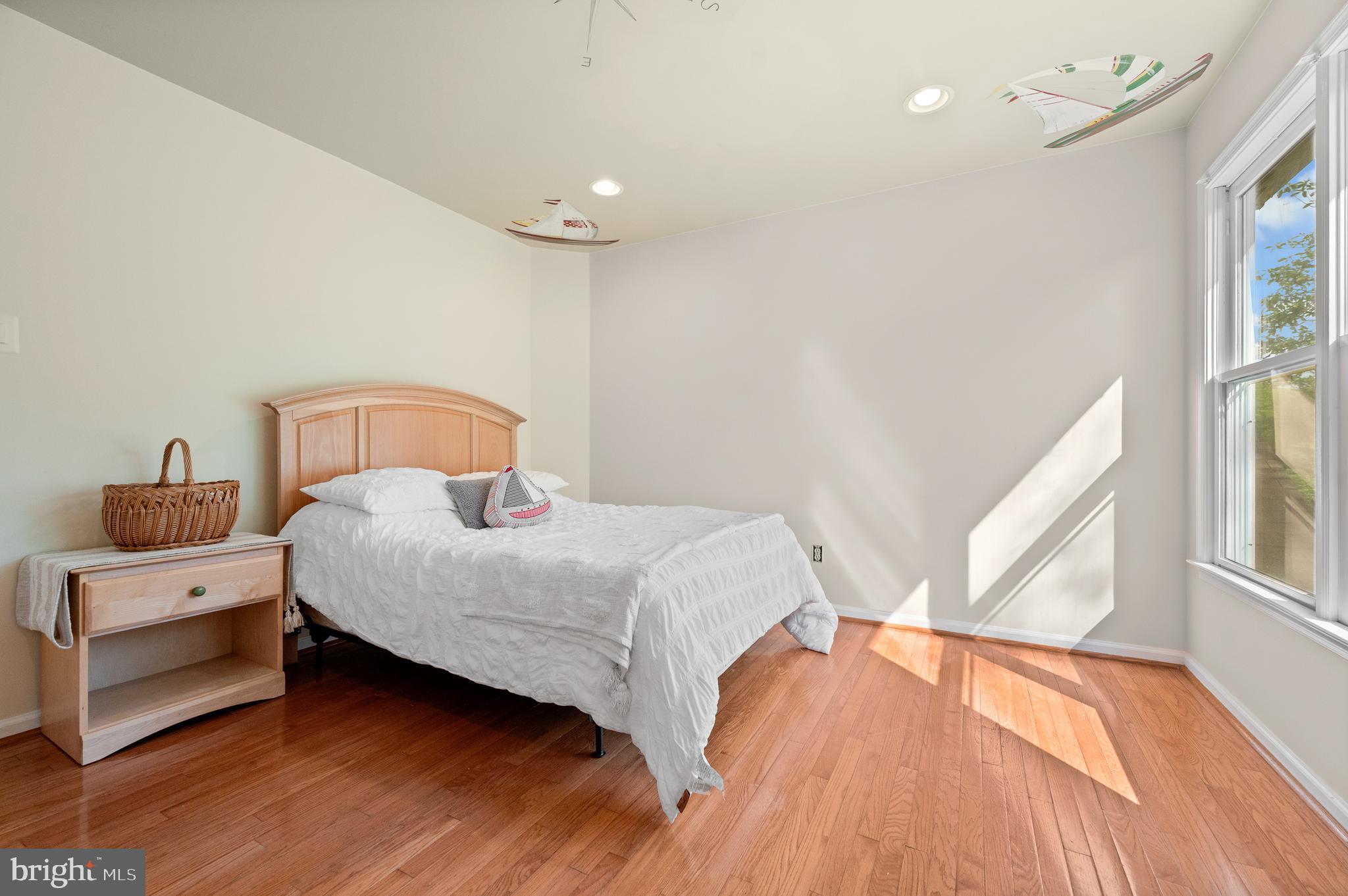 WHITEHORSE - Residential