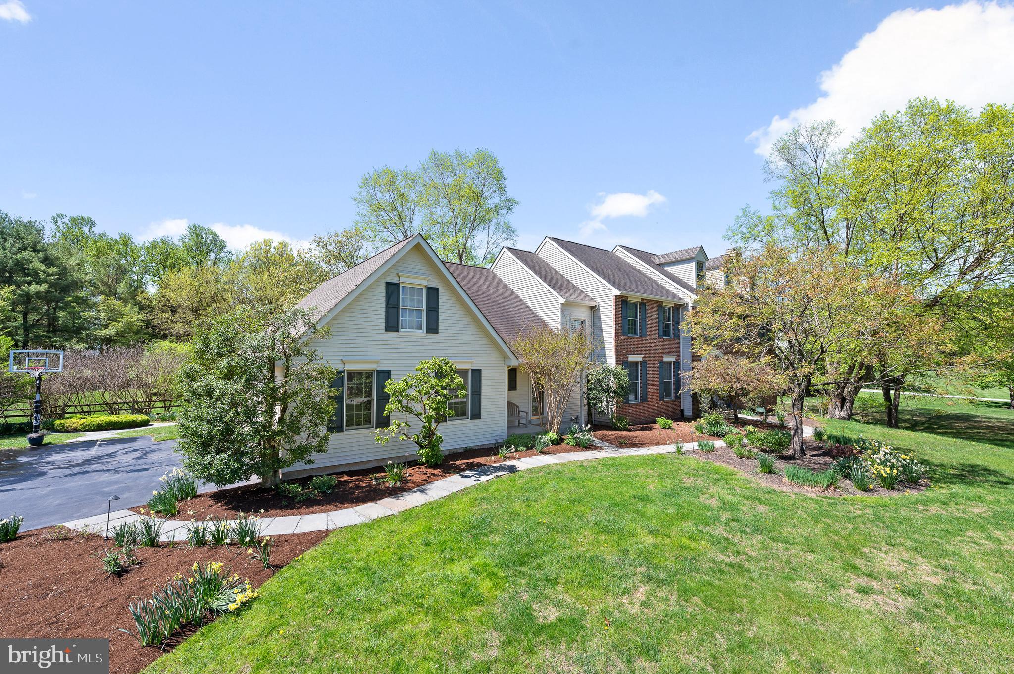 WHITEHORSE - Residential