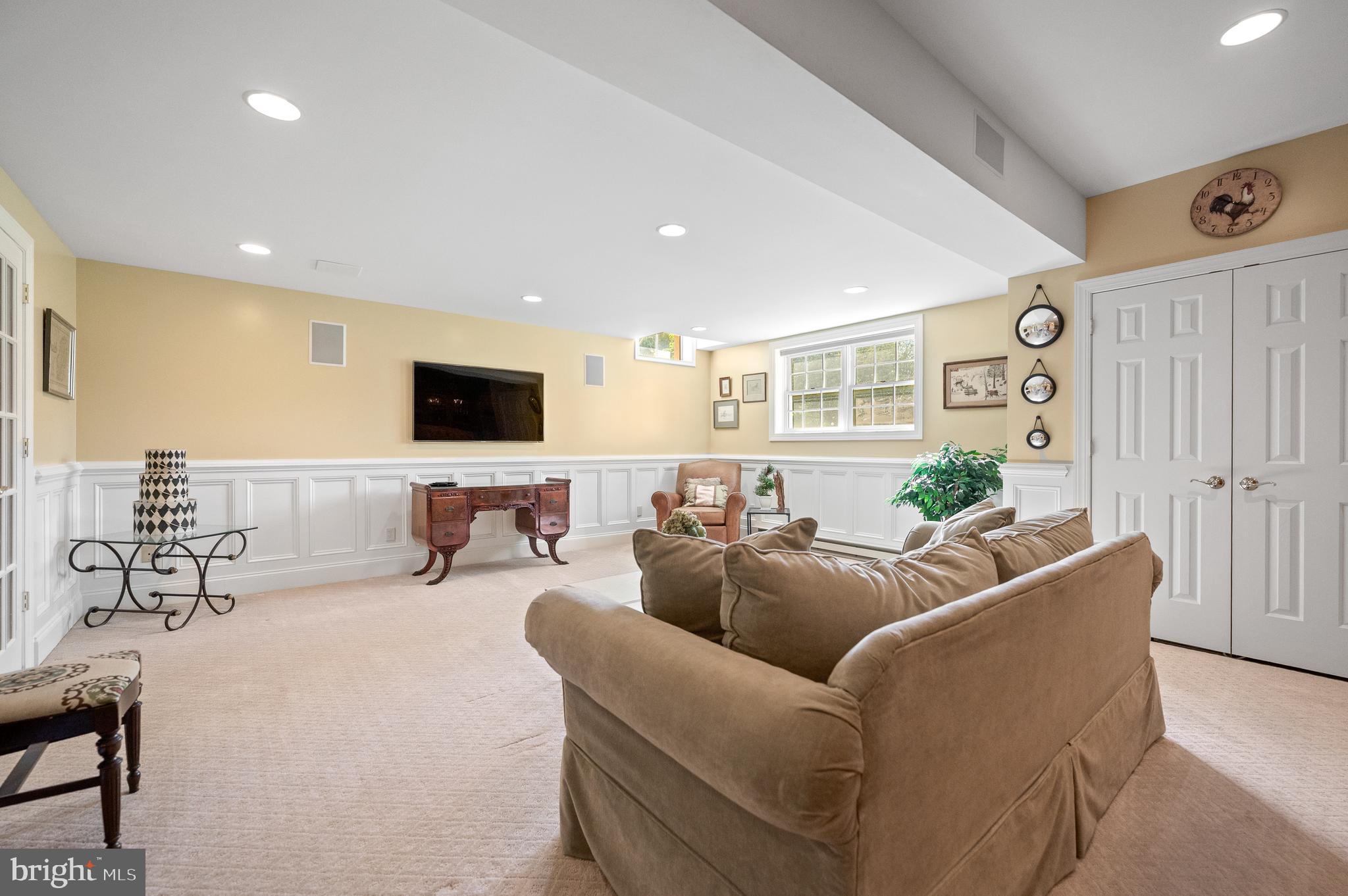 WHITEHORSE - Residential