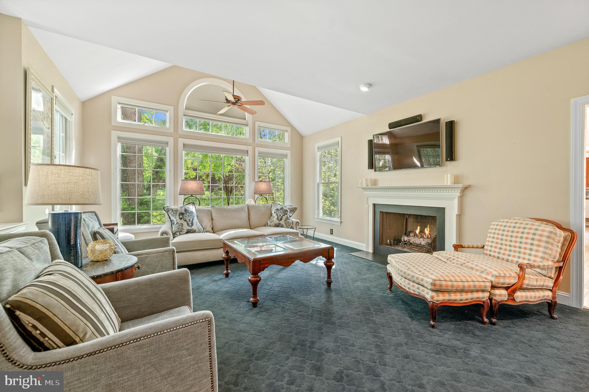 WHITEHORSE - Residential