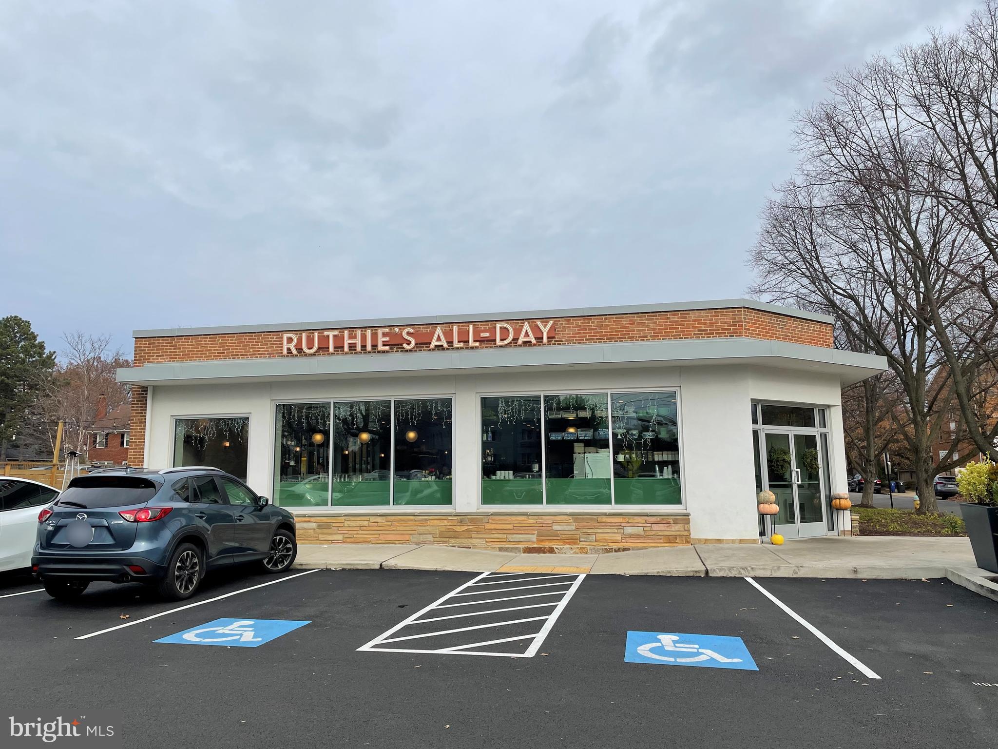 ARLINGTON HEIGHTS - Residential Lease