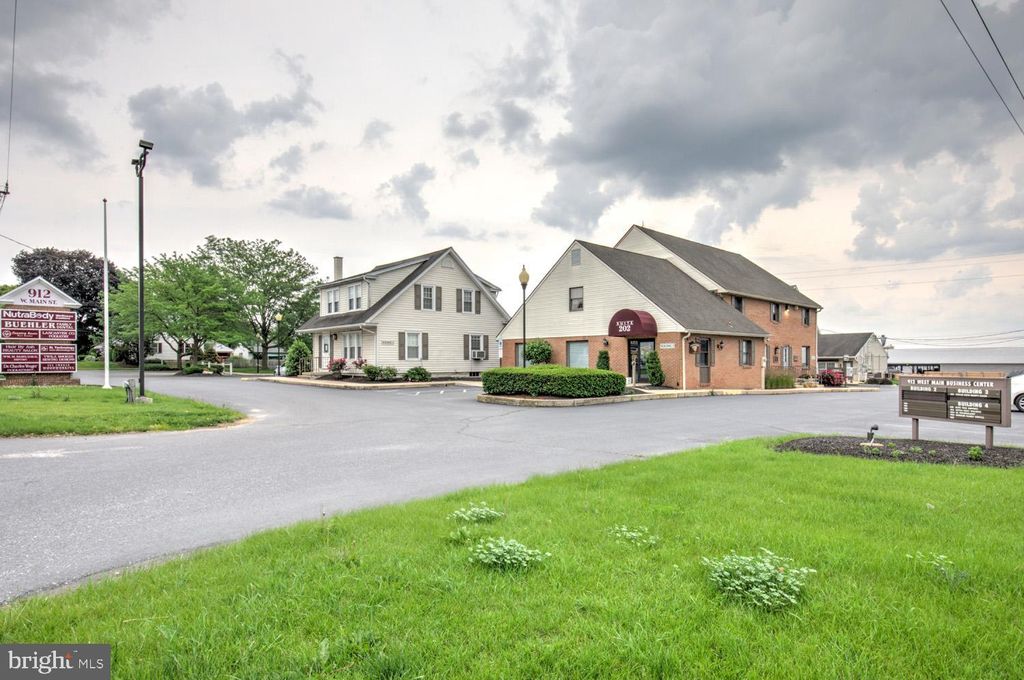 Photo of 912 W Main Street #306, NEW HOLLAND, PA 17557 (MLS # PALA2072560)